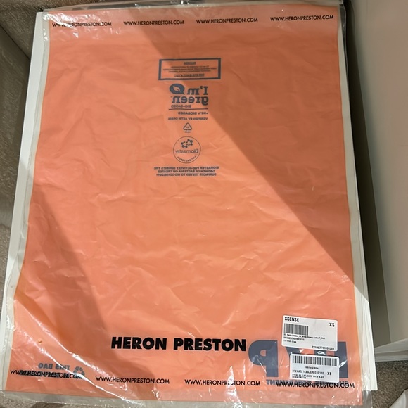 Authentic Heron Preston Tshirt in XS - Picture 6 of 9